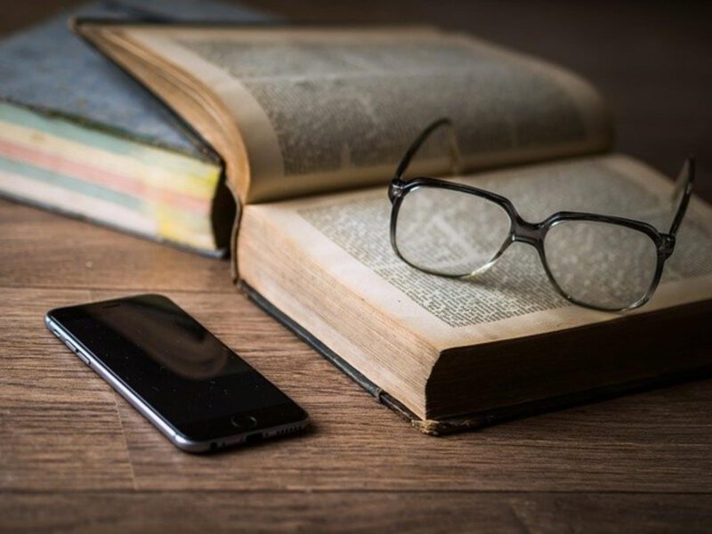 Wada wzroku – okulary czy soczewki?